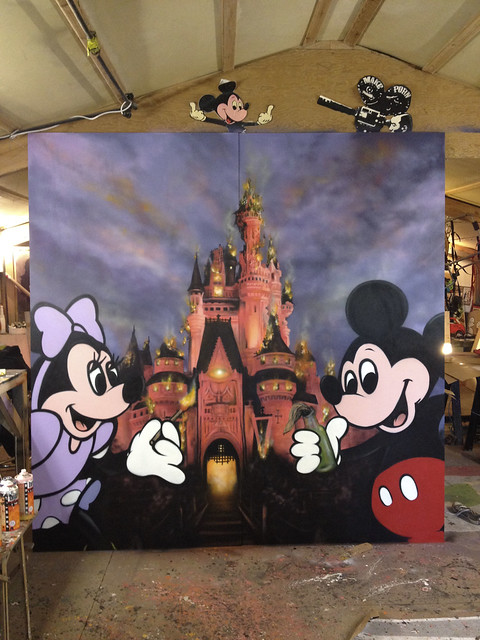Jason Busk's lage piece for the D.I.Z.N.I show painted in Tee Wat studio!!