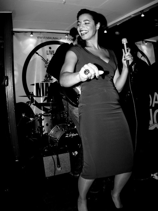 Alexia Coley & Band reviewed by James Simmins and photographed by Patricia Andrade